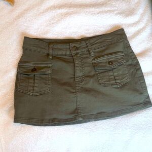 Subdued Military Style Cargo Mini Skirt in Army Green
